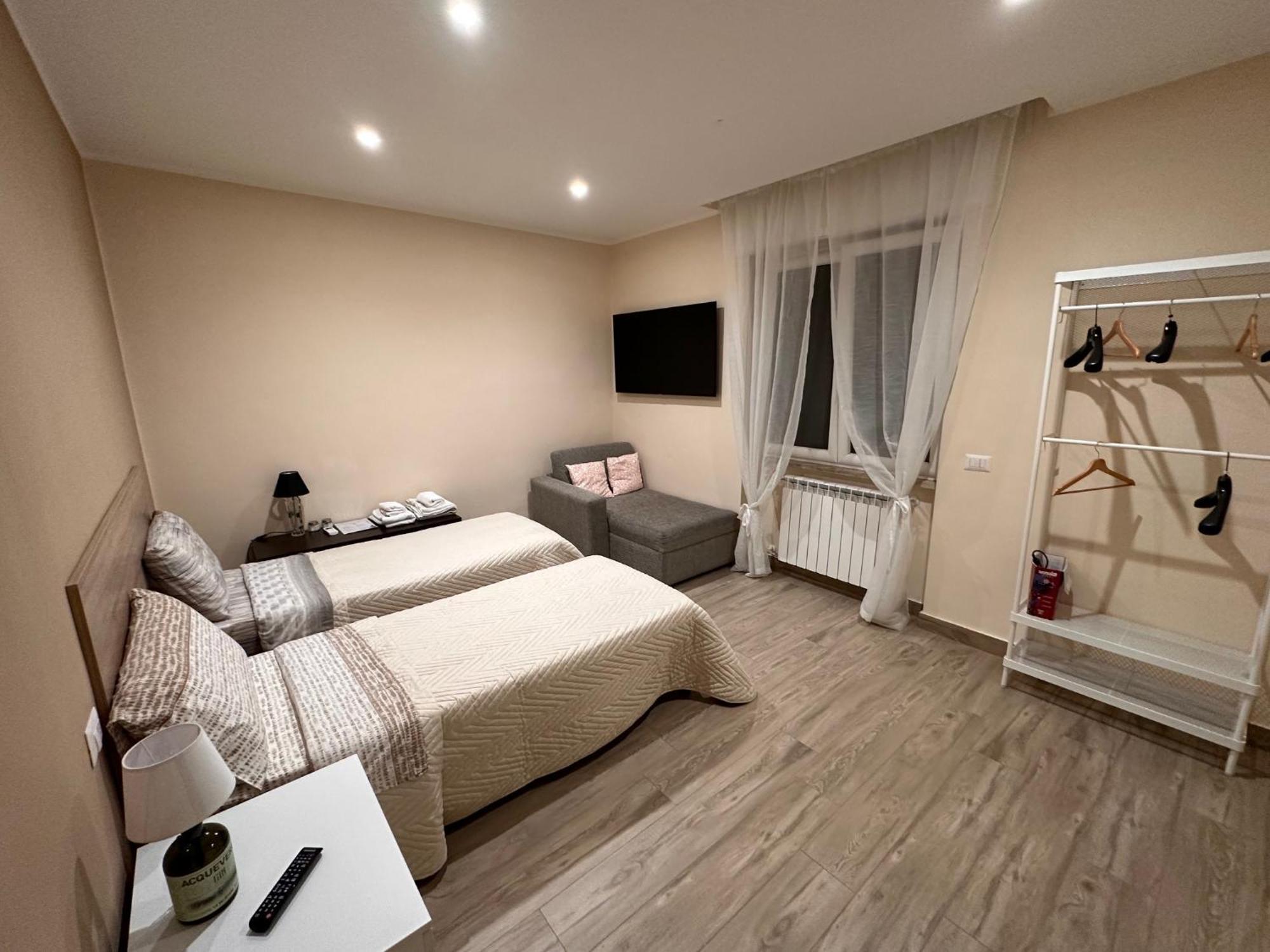 Binario 56 Bed and Breakfast Napels Buitenkant foto