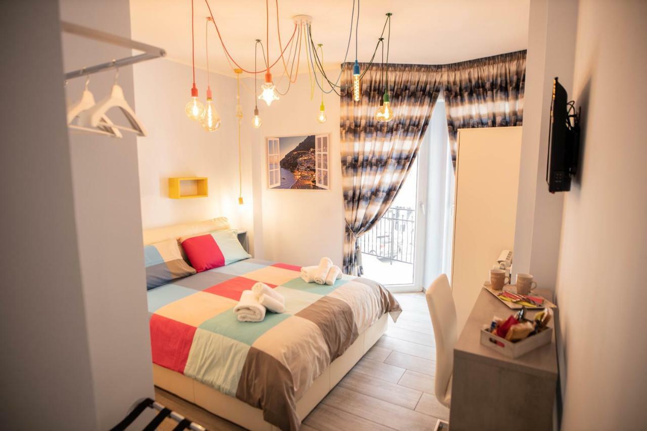 Binario 56 Bed and Breakfast Napels Buitenkant foto