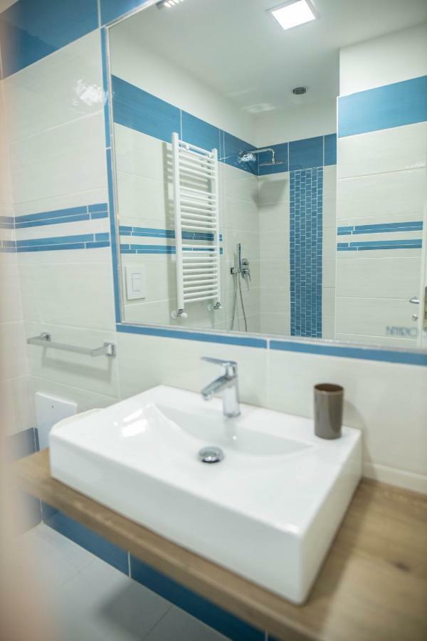 Binario 56 Bed and Breakfast Napels Buitenkant foto